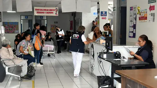 Vacunacion en centro de salud Jesus Gutierrez El Sol de Irapuato (4)