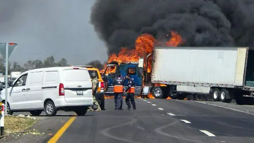 ¿Cómo amanecen las carreteras de Guanajuato tras los incendios provocados por el crimen Este es el reporte oficial (3)