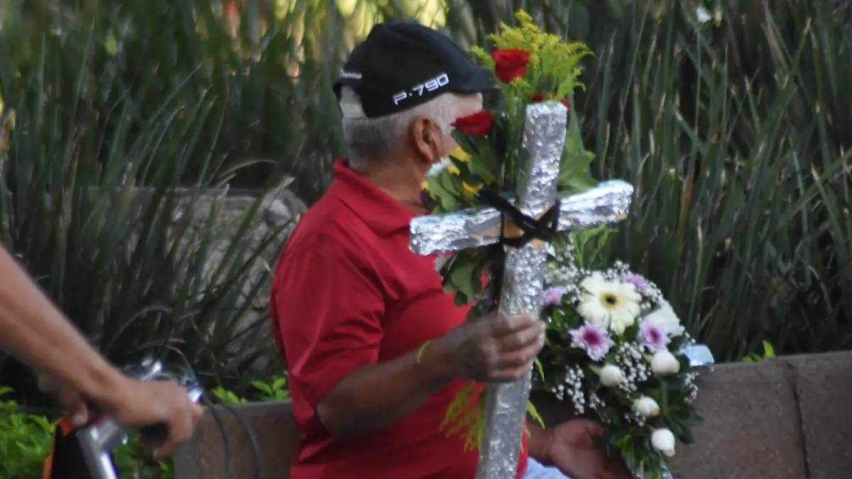 Albañiles irapuatenses celebran el Día de la Santa Cruz con fe y gratitud