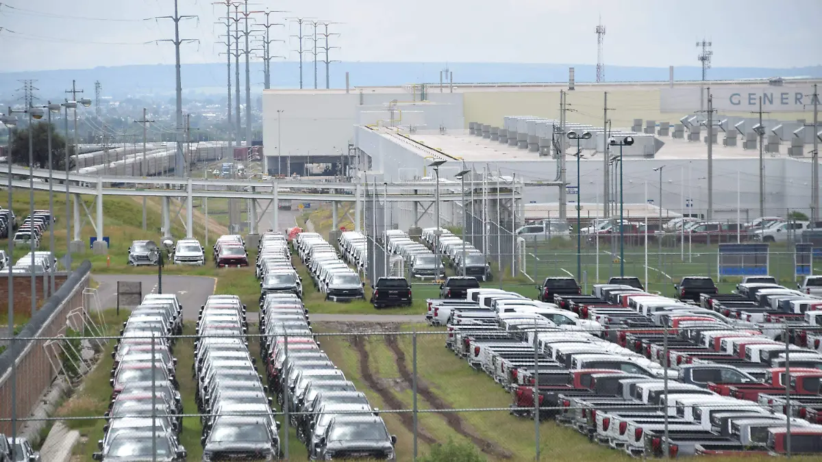 Reduce General Motors perspectiva de ganancias por tensión comercial entre México y Estados Unidos
