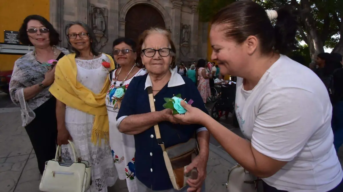 Obispo de Irapuato llama a revalorar el papel de la madre ante la descomposición familiar (2)