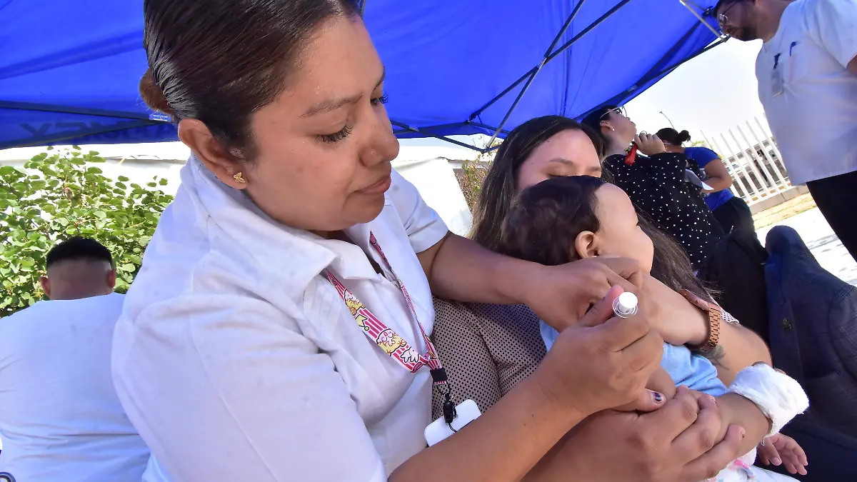 Vacunacion Polio.- Ricardo Sanchez.- El Sol de Irapuato