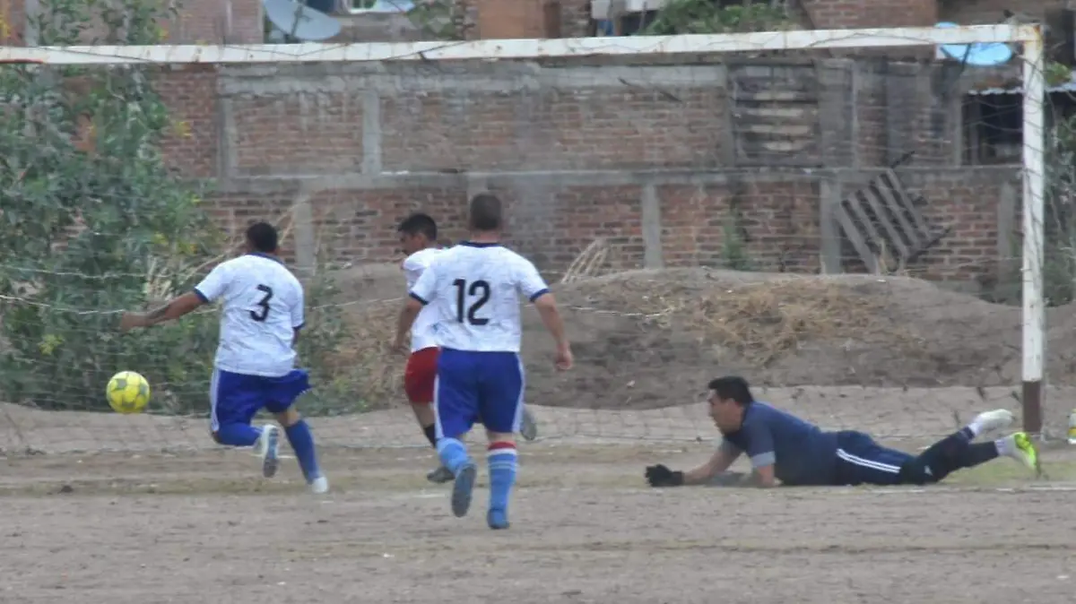 Victoria para el Cefor/César Mejía en la liga de veteranos