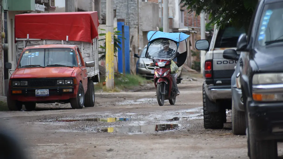 Habitantes de la colonia Santa María en Irapuato
