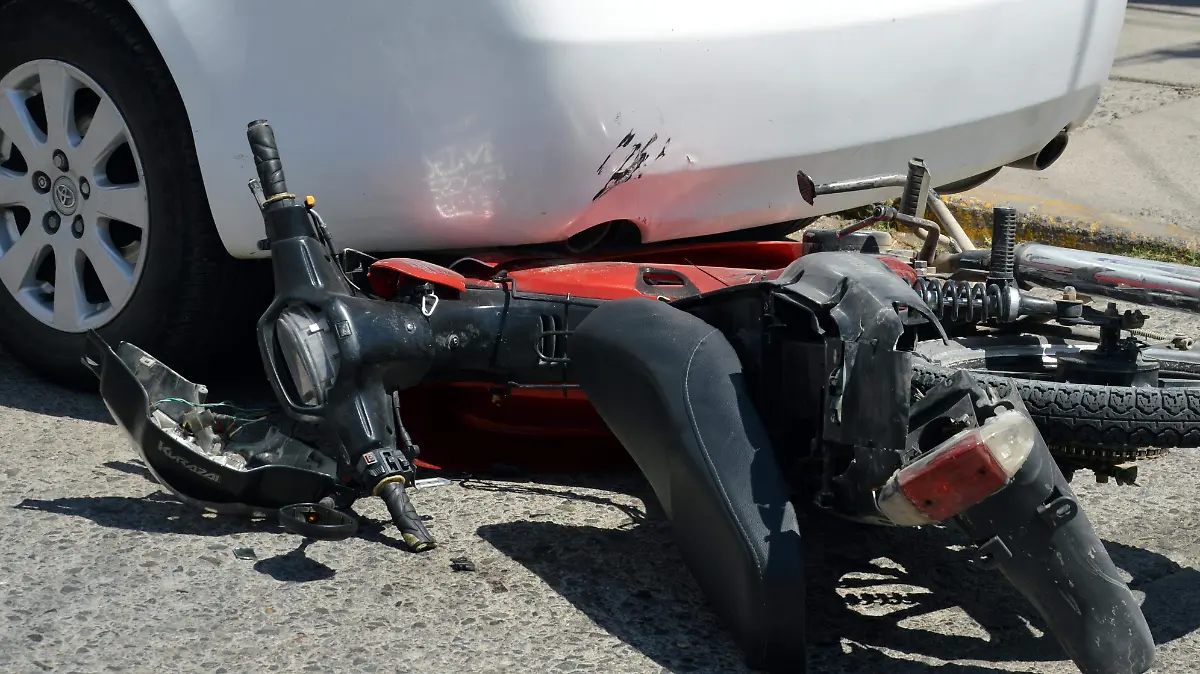 Urgen campañas y reformas para frenar accidentes de motociclistas en Irapuato: Ruperto Ortega