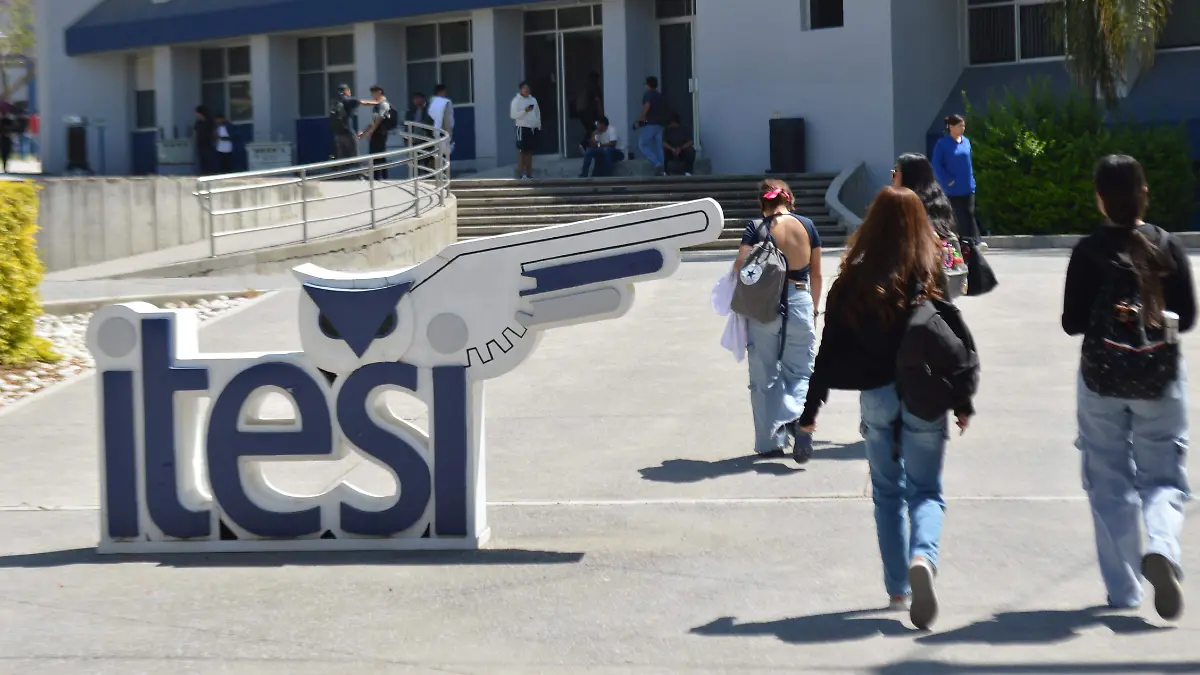 JOVENES (2)