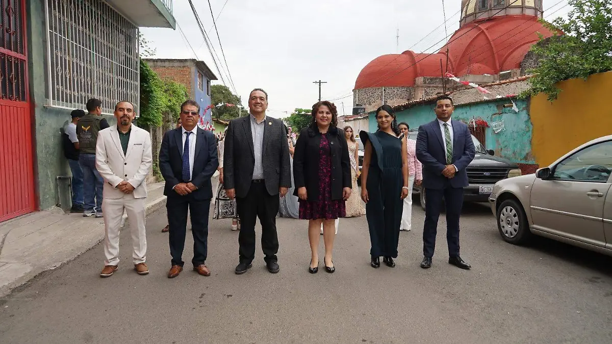La alcaldesa Laura y el ayuntamiento