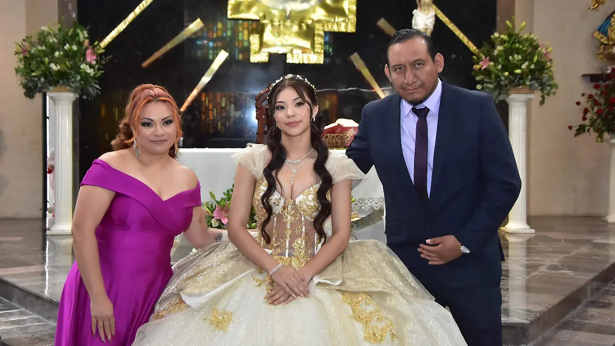 Yareli-Nicole-Rodríguez-Witrago-celebra-sus-15 años