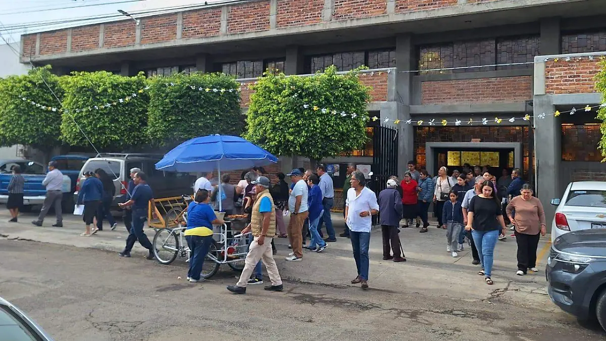 Comercio fuera de templos