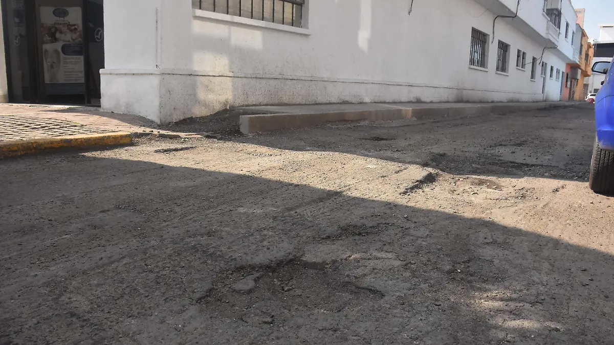 Vecinos denuncian peligros