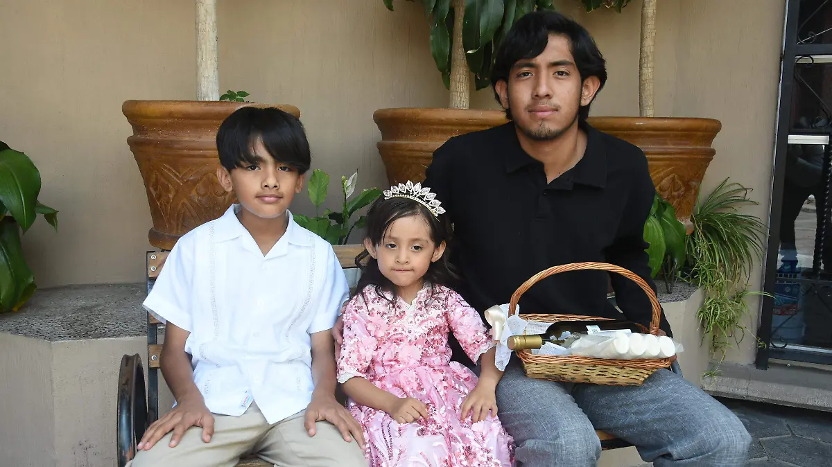 Ariadna-Leycegui-Ayala-es-presentada-al-templo-al-cumplir-3-años-de-vida