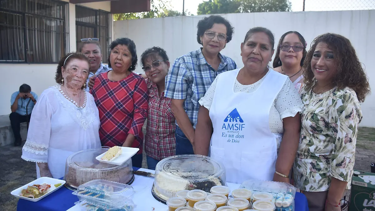 AMSIF-entrega-certificados-a-graduadas