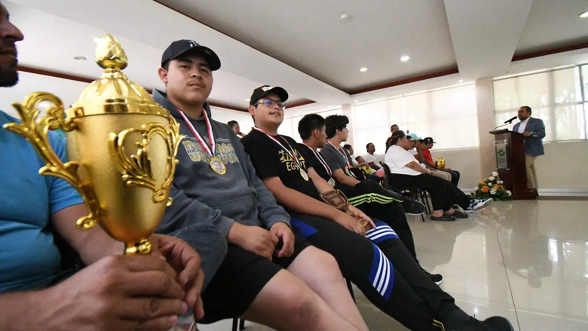 Estudiantes del Conalep Silao y Valle de Santiago