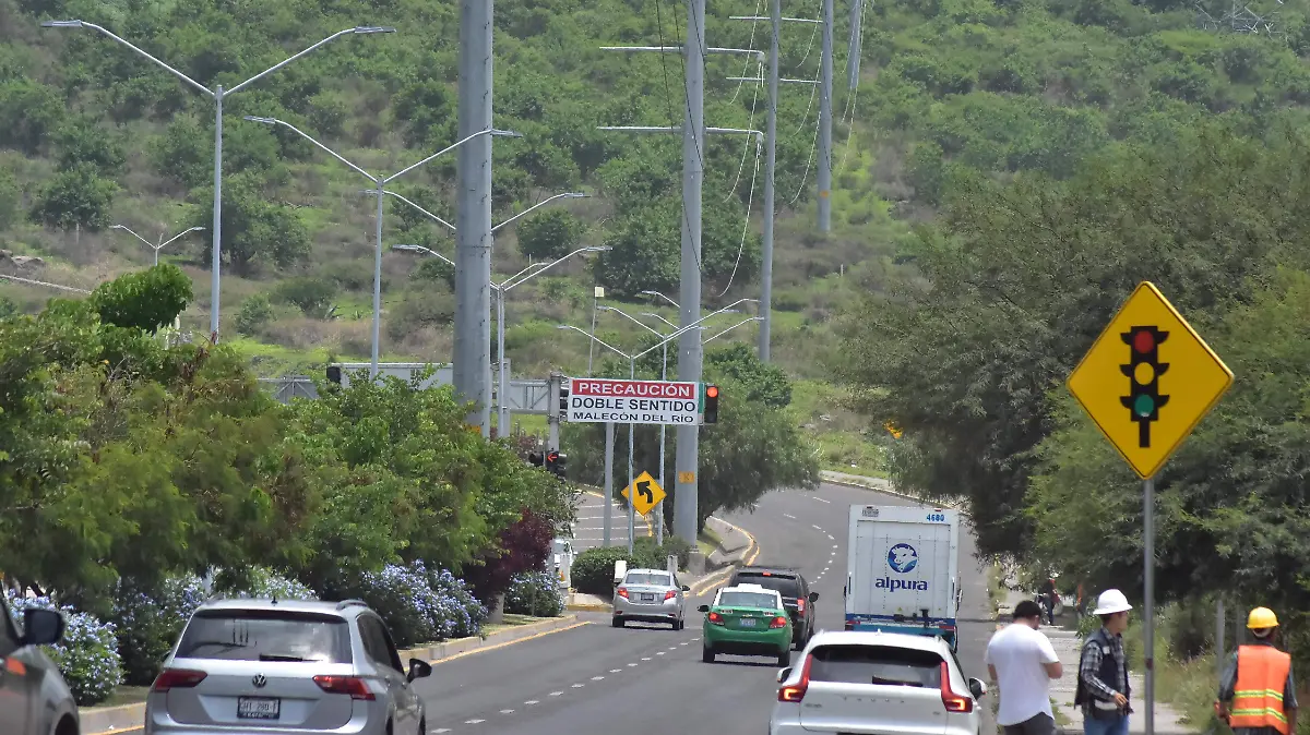 Lluvias-incrementan-fallas-en-luminarias-los-reportes-casi-se-duplicaron-en-Irapuato