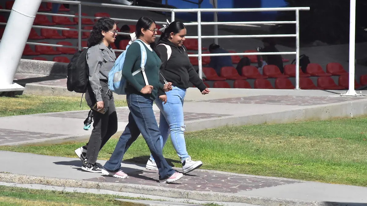 Alumnos-listos-para-continuar-su-educación