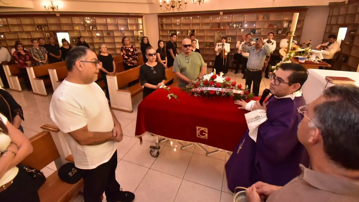 Despedia Amalia Macias (2)