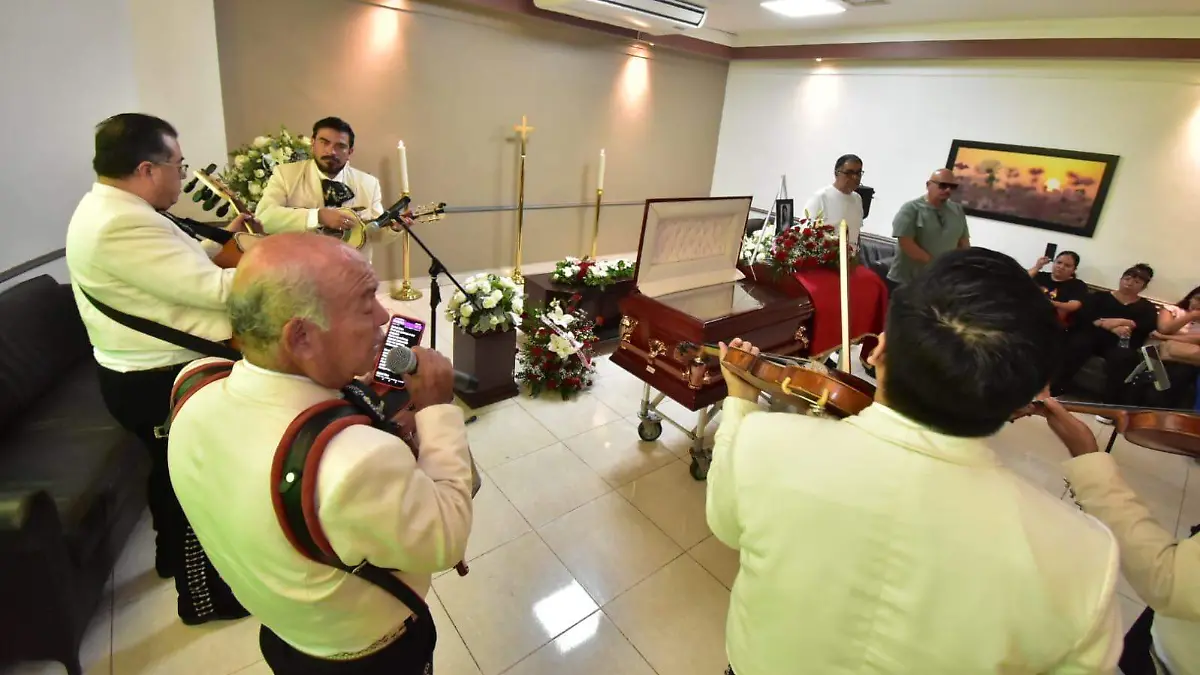 Despedida-Amalia-Macias 