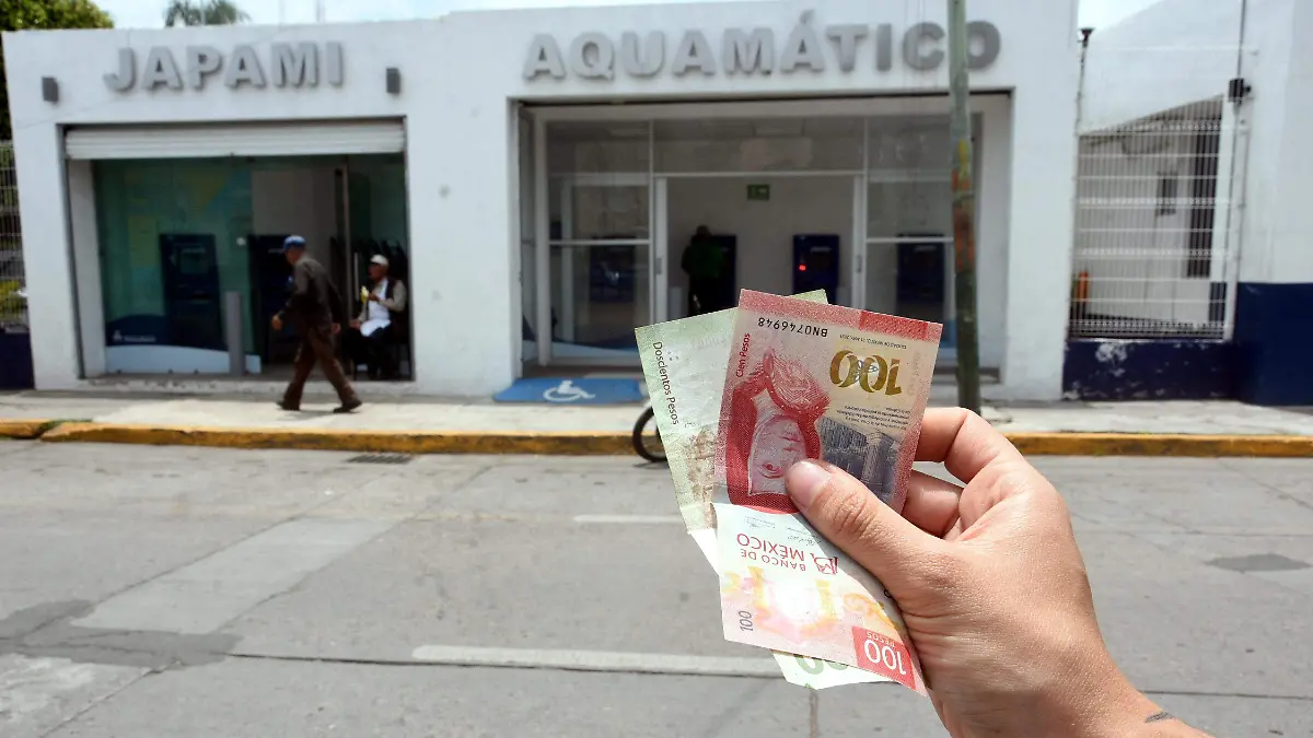 Pago a  japami Jesus Gutierrez El Sol de Irapuato (1)