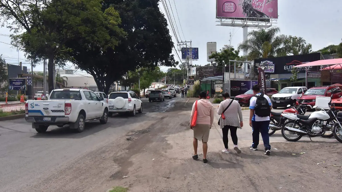 La-avenida-presentaba