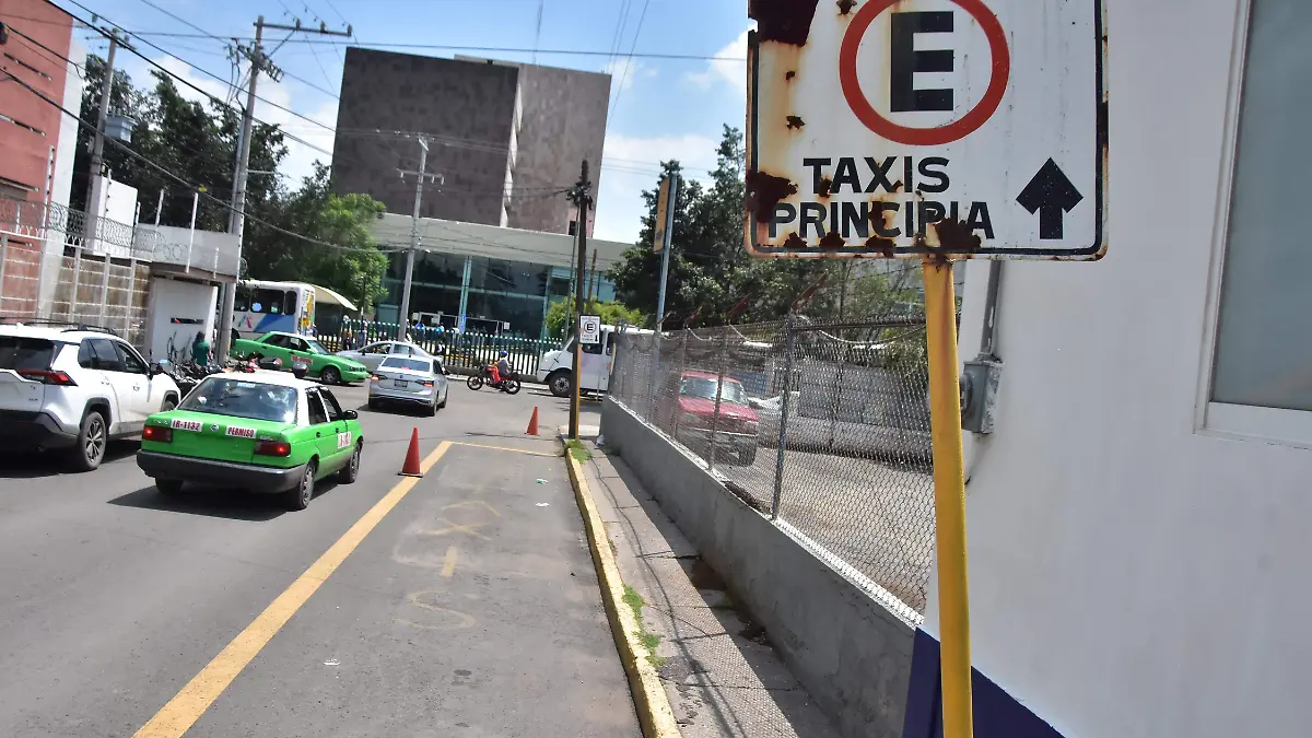BASE DE TAXIS.-RICARDO SANCHEZ.- EL SOL DE IRAPUATO (3)