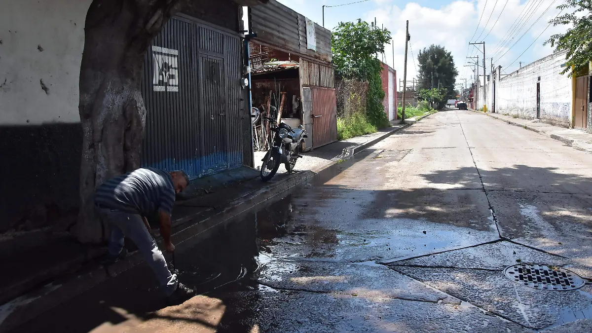 TRABAJOS EN COLONIAS RICARDO SANCHEZ.- EL SOL DE IRAPUATO (4)