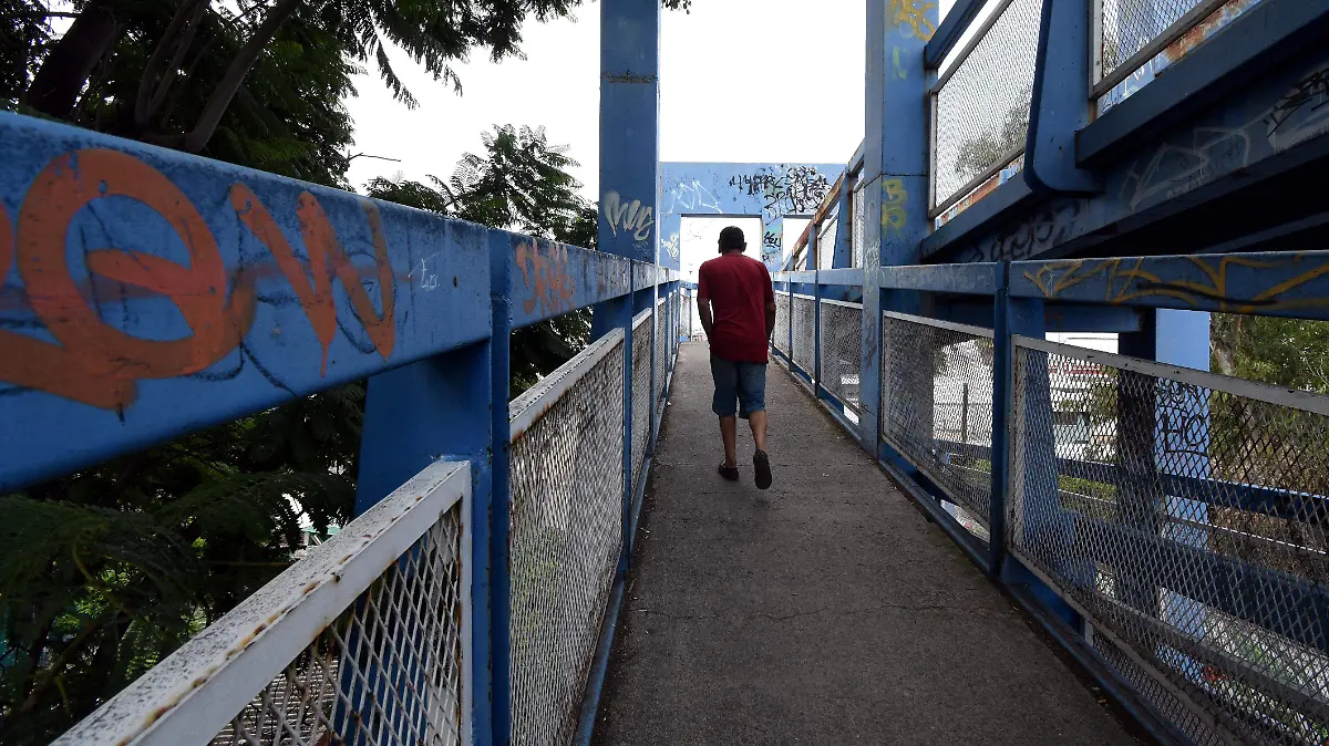 Puente del esfuerzo obrero  en mal estado, Jesus Gutierrez El Sol de Irapuato  (5)