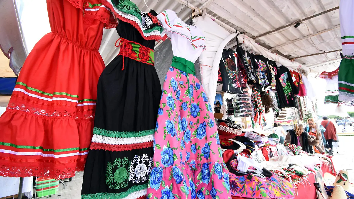 Precios de vestimentas patrias, Jesus Gutierrez El Sol de Irapuato (4)
