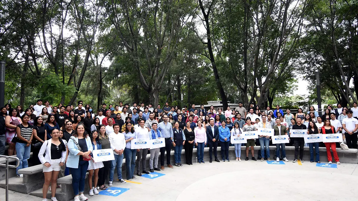 Becas nueva comienzo, Jesus Gutierrez El Sol de Irapuato (12)