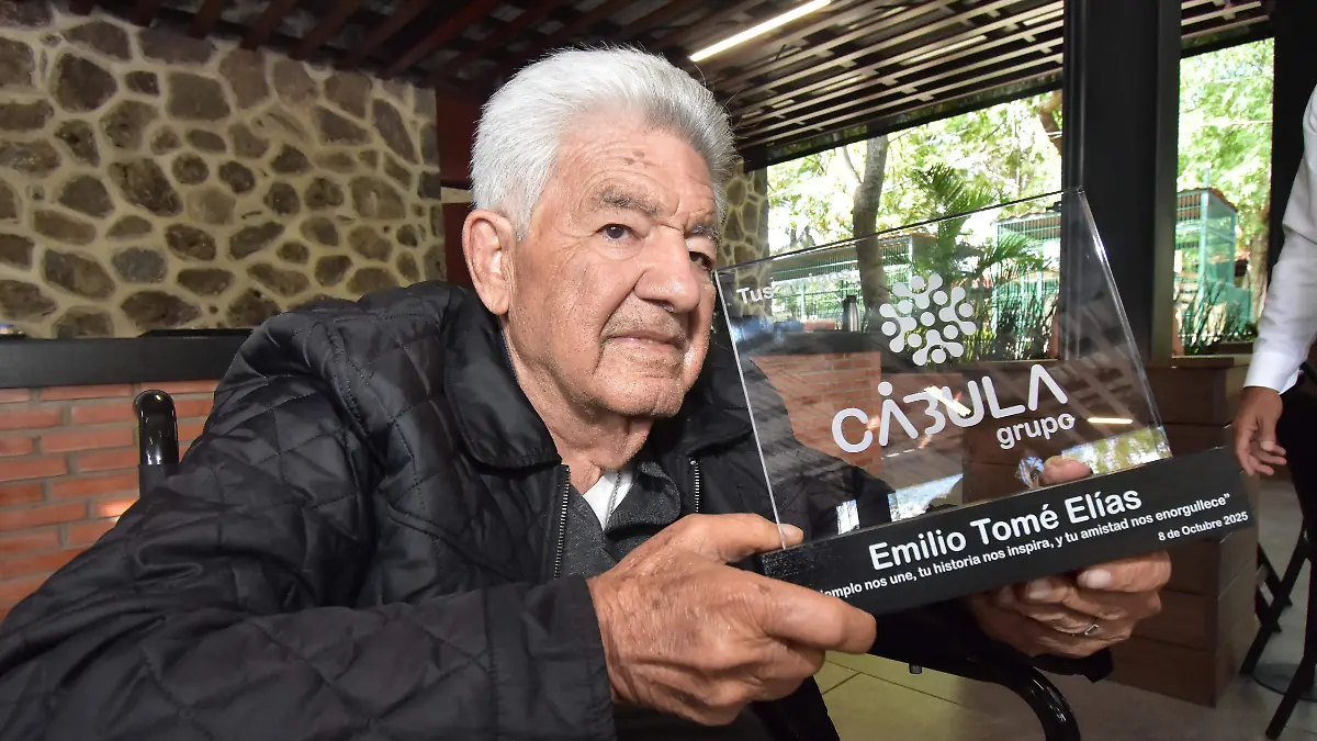 RECONOCIMIENTO A EMILIO TOME.- RICARDO SANCHEZ.- EL SOL DE IRAPUATO (2)
