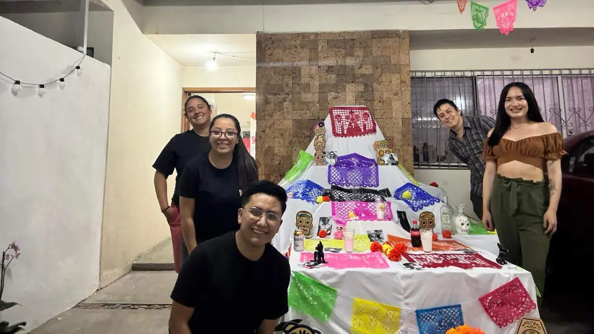 Colectivo Orgullo rinde homenaje a víctimas LGBT+ de crímenes de odio en Guanajuato con altar conmemorativo (4)