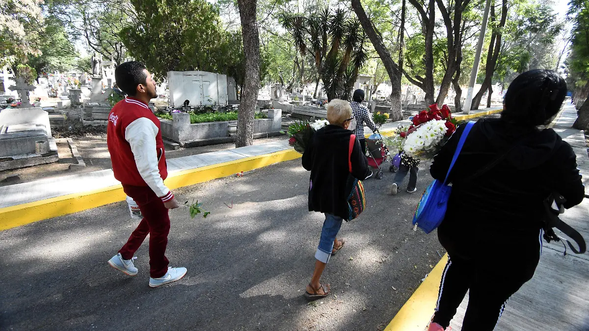 Oran-por-sus-difuntos 