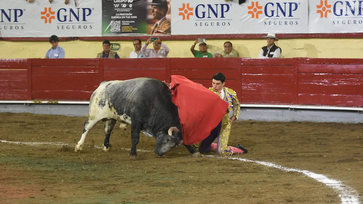 Dos orejas al segundo de la tarde 