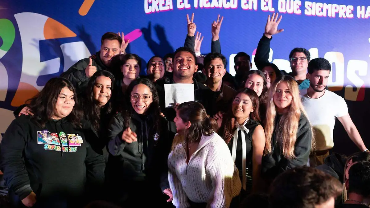 Jóvenes de asociación “Creemos México”