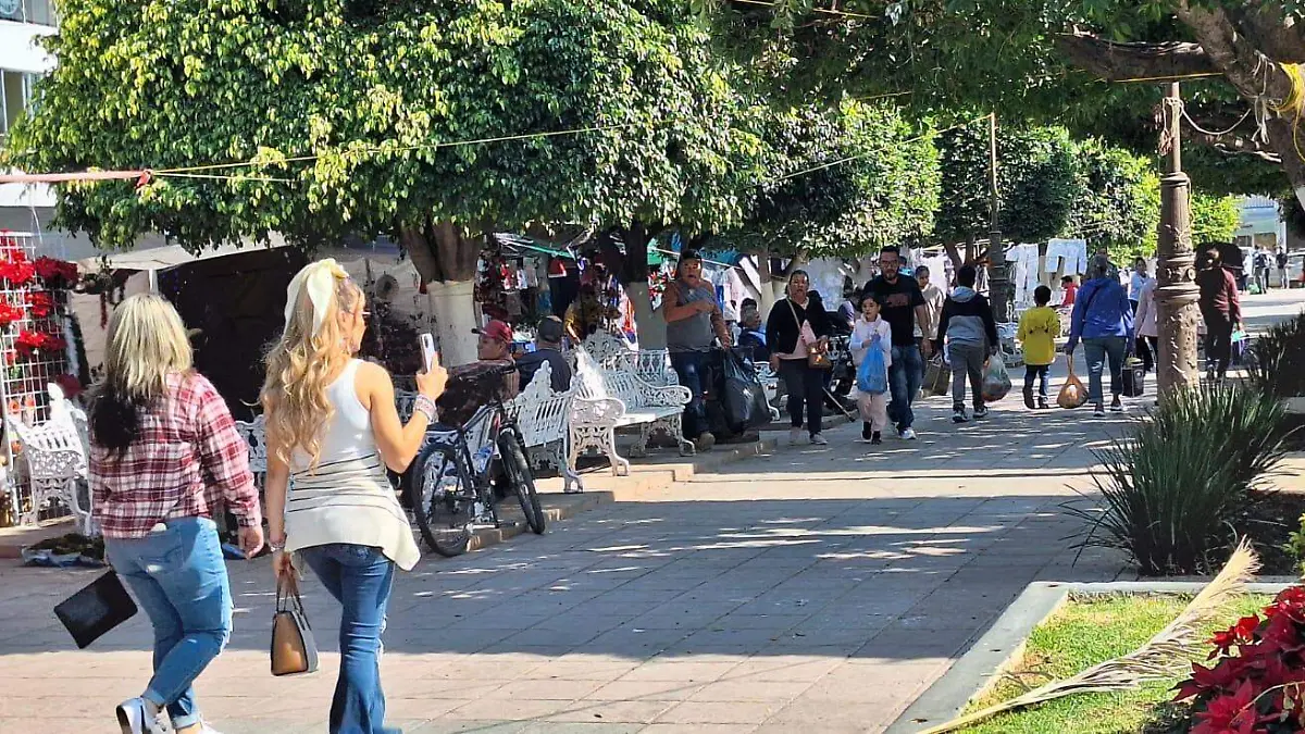 CUERAMARO Comparas cenas navideñas y regalos (5)