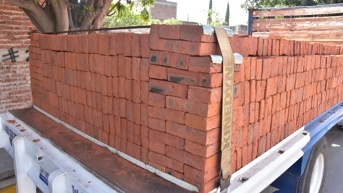 G. GUERRERO Y LADRILLEROS.- RICARDO SANCHEZ.- EL SOL D IRAPUATO (1)