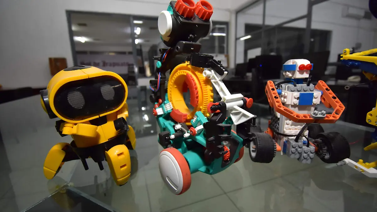 ROBOTICA.- RICARDO SANCHEZ.- EL SOL DE IRAPUATO (3)