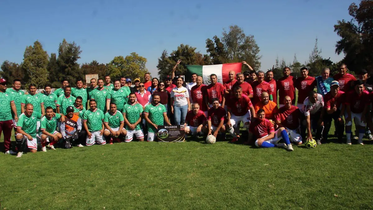 PENJAMO Partido de fut migrantes vs presidencia (1)