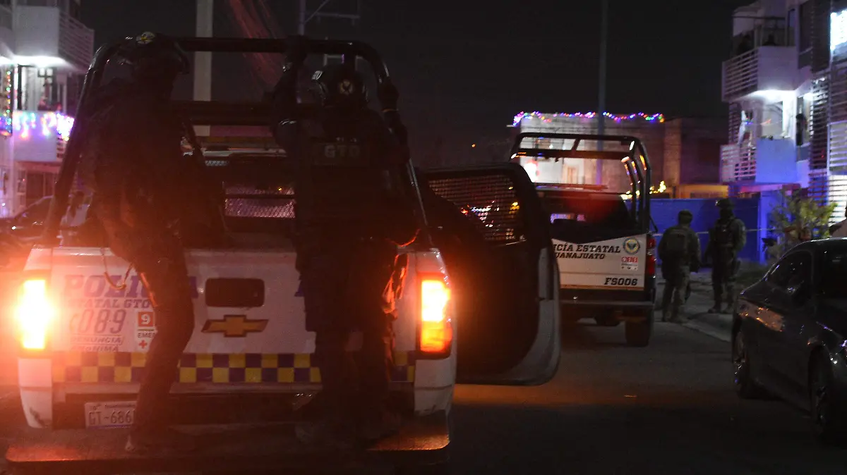 
Particularmente-a-través