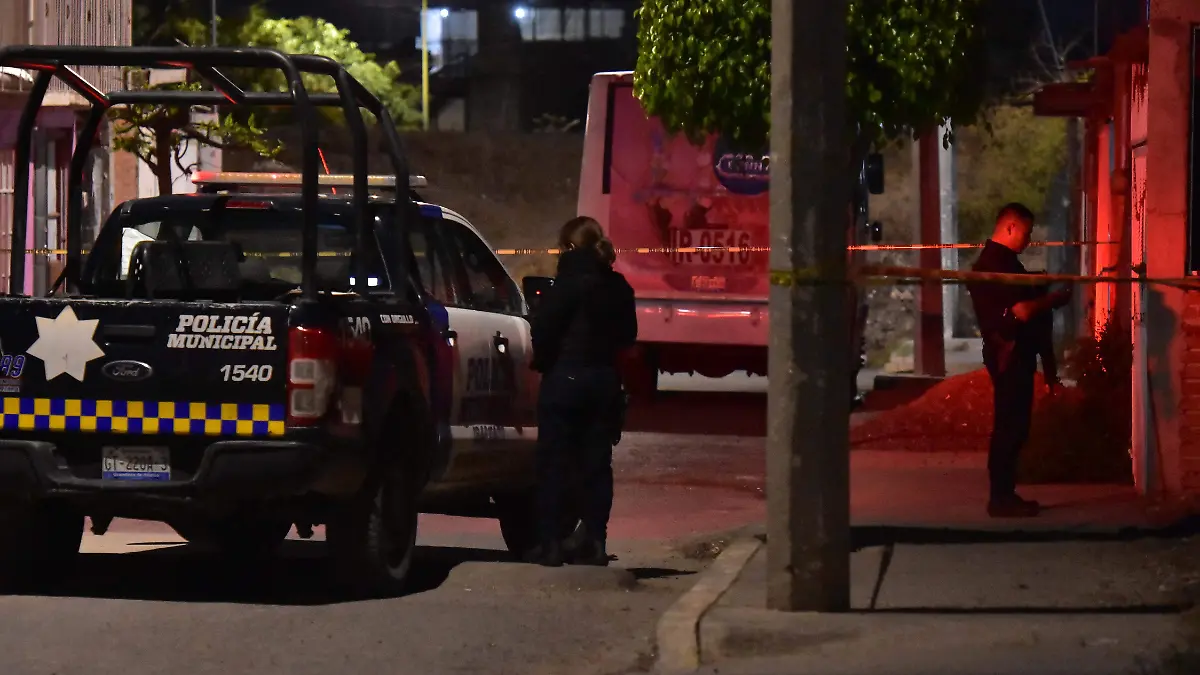 MARIA CONSUELO CRUZ Y DATOS . OBSERVATORIO .- RICARDO SANCHEZ.- EL SOL DE IRAPUATO (2)