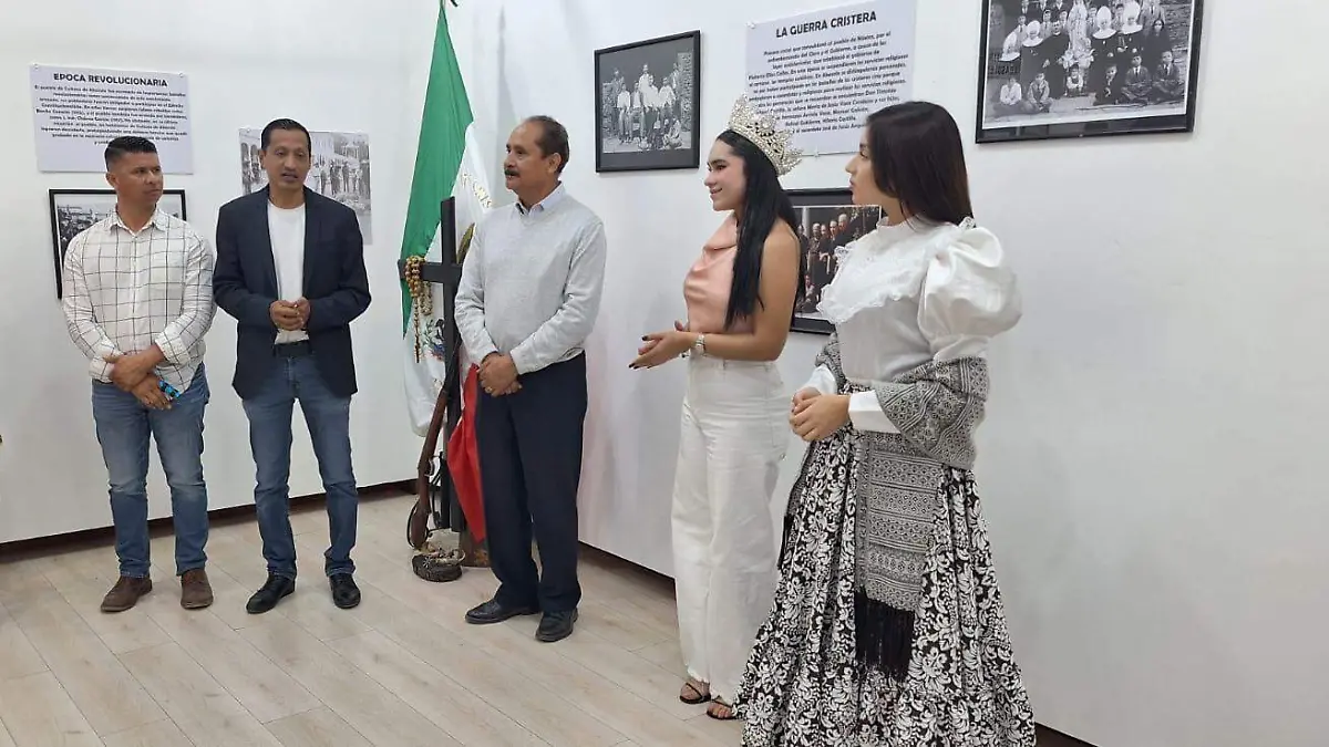 ABASOLO Museo Exposición Identidad (8)