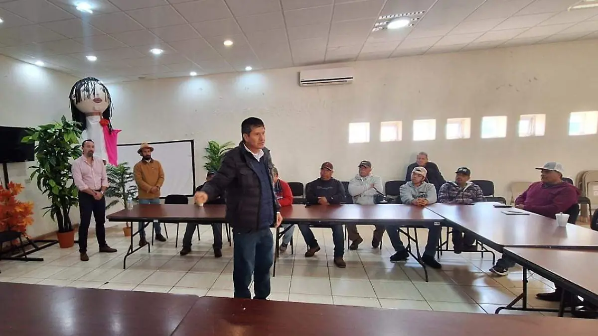 CUERAMARO Profe Beto El Campo (2)