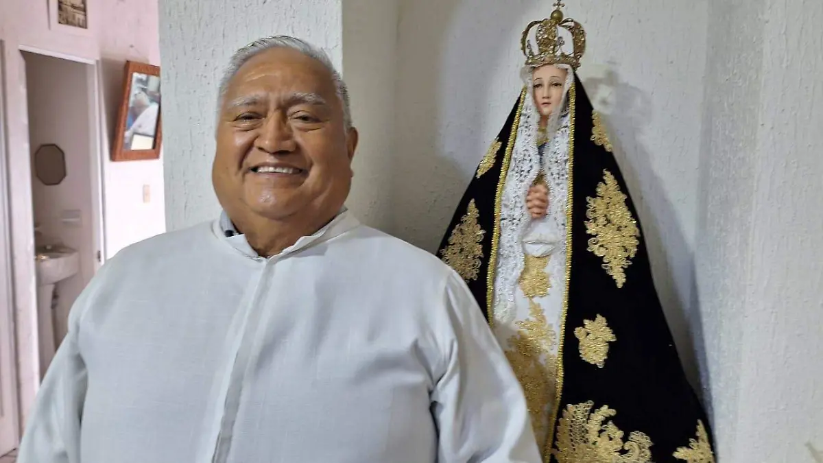 Padre Alfredo Cabrera modas y renovacion de votos matrimoniales (1)