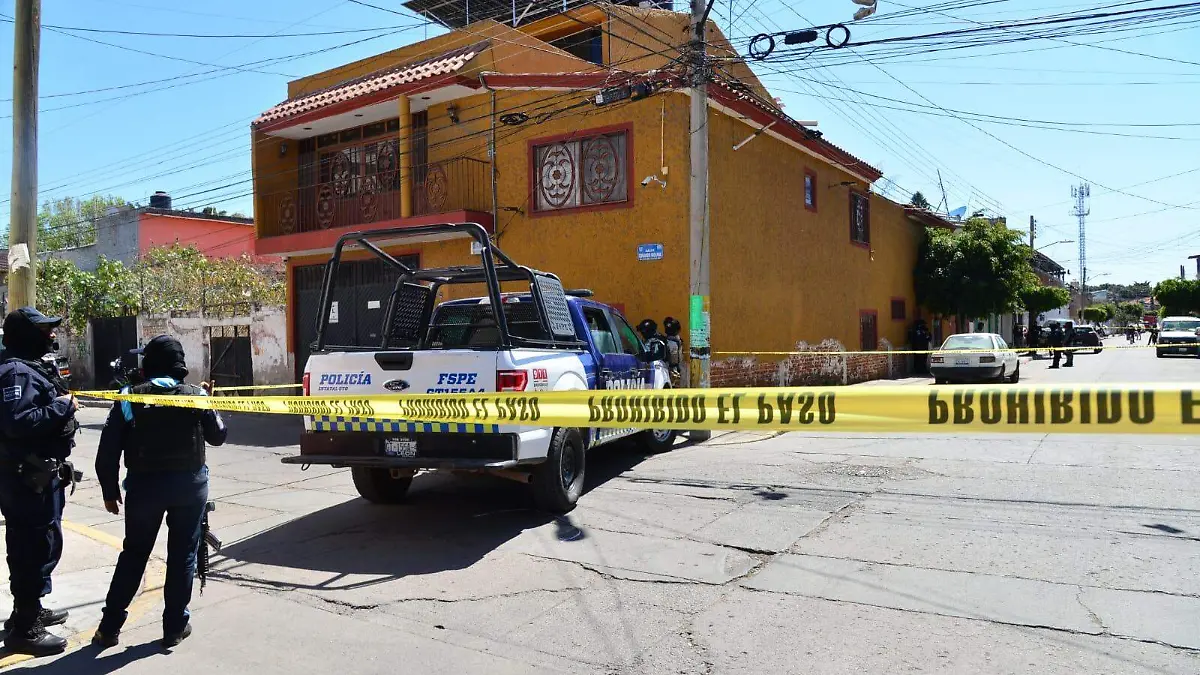 Seguridad en Irapuato asesinan a balazos a hombre en colonia Playa Azul (4)