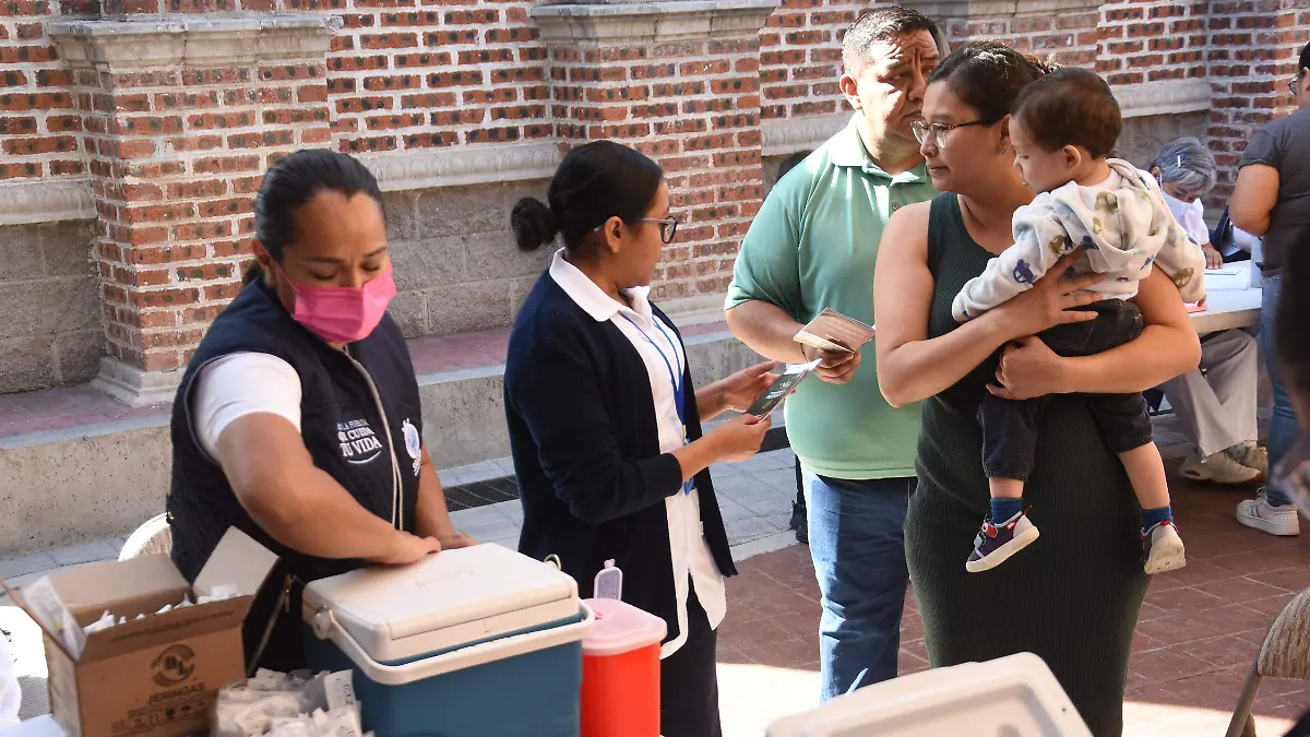 Vacunacion Jesus Gutierrez El Sol de Irapuato (2)