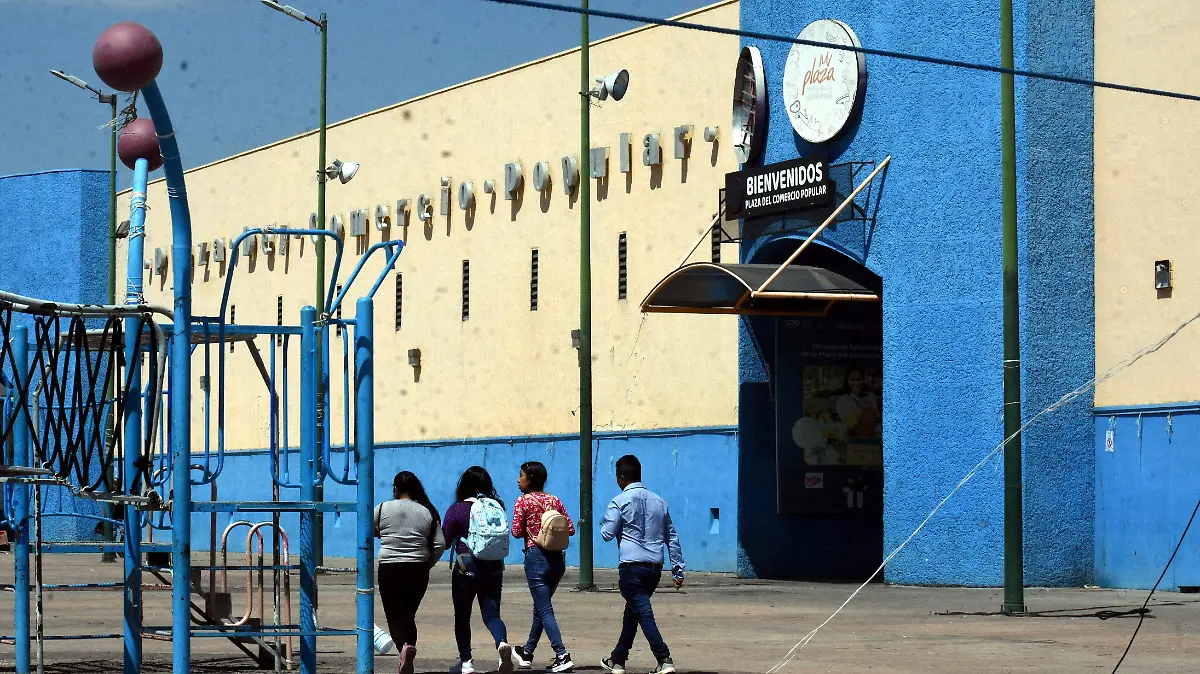 
En-la-Plaza-del-Comercio