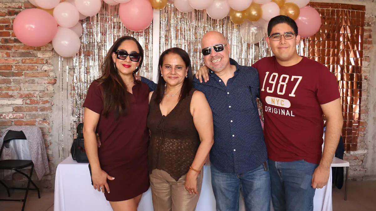 Martha-Hilda-celebra-cumpleaños-y-jubilación