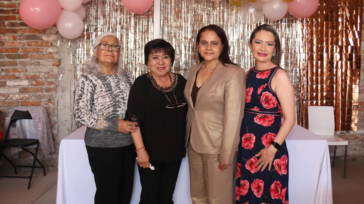Martha-Hilda-celebra-cumpleaños-y-jubilación