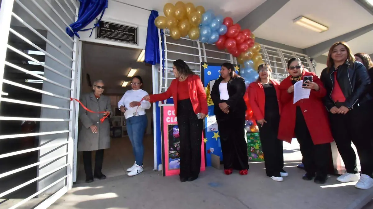 Homenajean a la maestra Consuelo Juárez en Irapuato