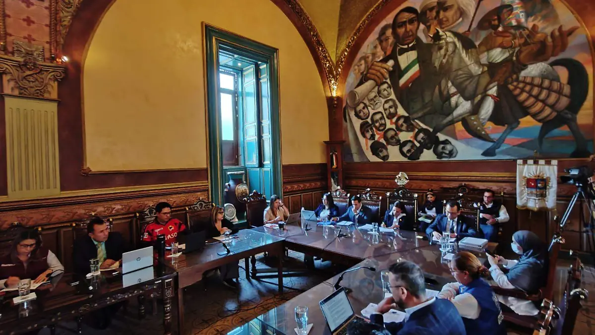 En-sesión-del-Ayuntamiento