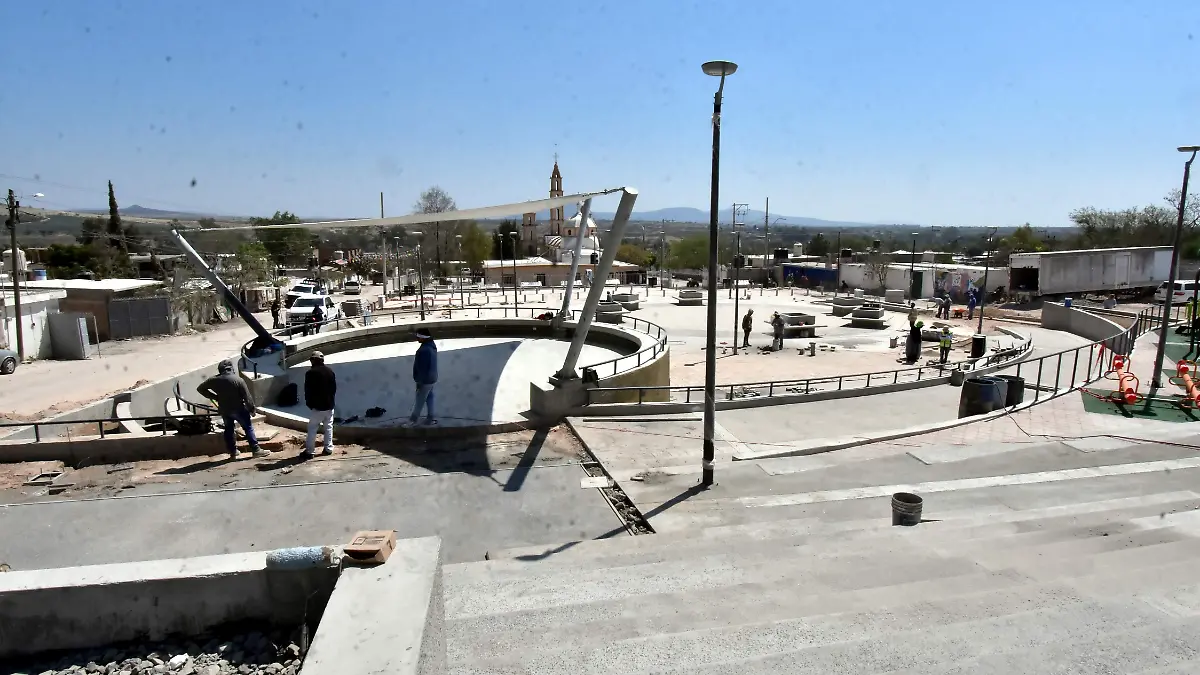 PLAZA EN VALENCIANITA.-RICARDO SANCHEZ.- EL SOL DE IRAPUATO (1)